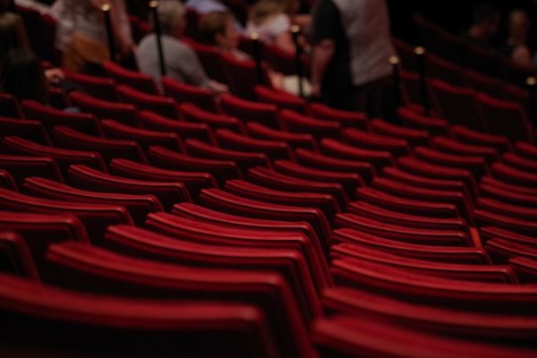 Banánica: el teatro como vehículo bilingüe para el aprendizaje