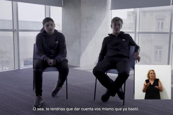 Manejando el tiempo de pantalla y la adolescencia