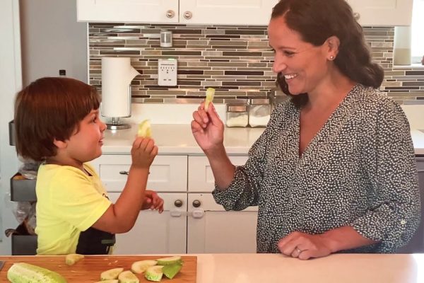 Crianza y cocina: Involucrando a los niños en la preparación de alimentos