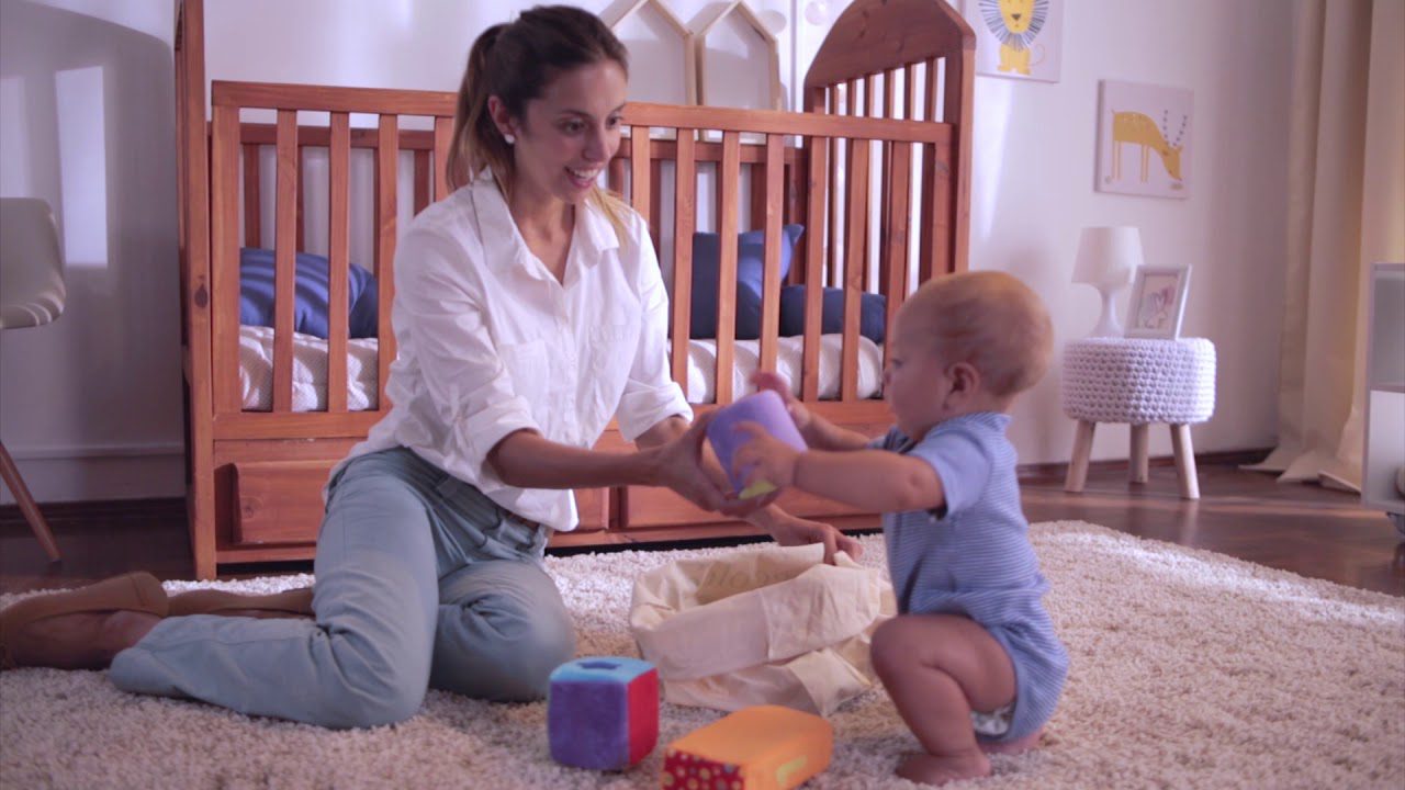 Juguetes-y-actividades-para-estimular-el-desarrollo-de-tu-bebe - Sonajero.es Juguetes y actividades para estimular el desarrollo de tu bebé