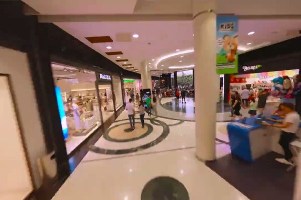 Explorando el Centro Comercial Arena Multiespacio en Valencia