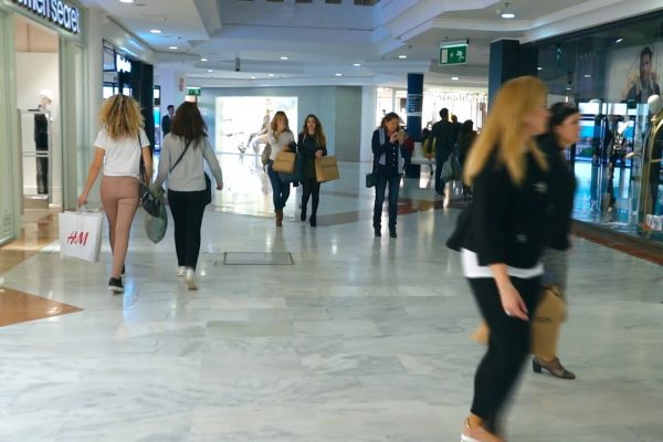 Explorando el Centro Comercial Bahía Sur en Cádiz