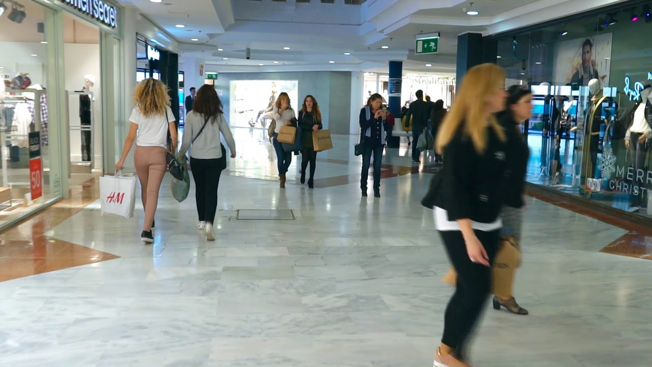 Explorando el Centro Comercial Bahía Sur en Cádiz