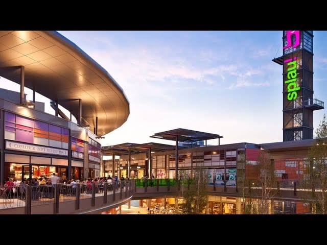 Explorando el Centro Comercial Splau en Barcelona
