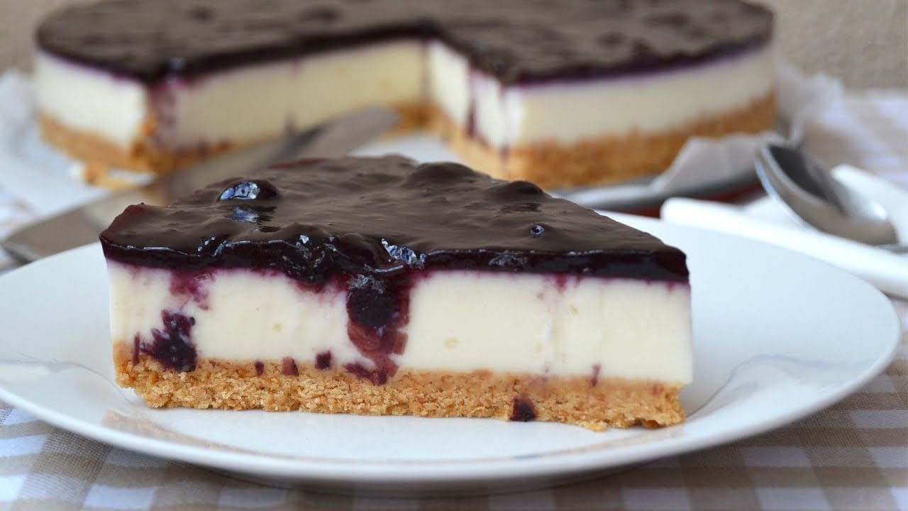 Como-hacer-una-tarta-de-queso-y-arandanos - Sonajero.es Cómo hacer una tarta de queso y arándanos