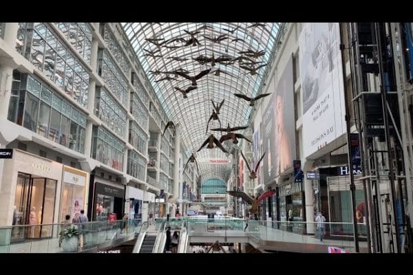 Descubriendo el Eaton Centre en Toronto