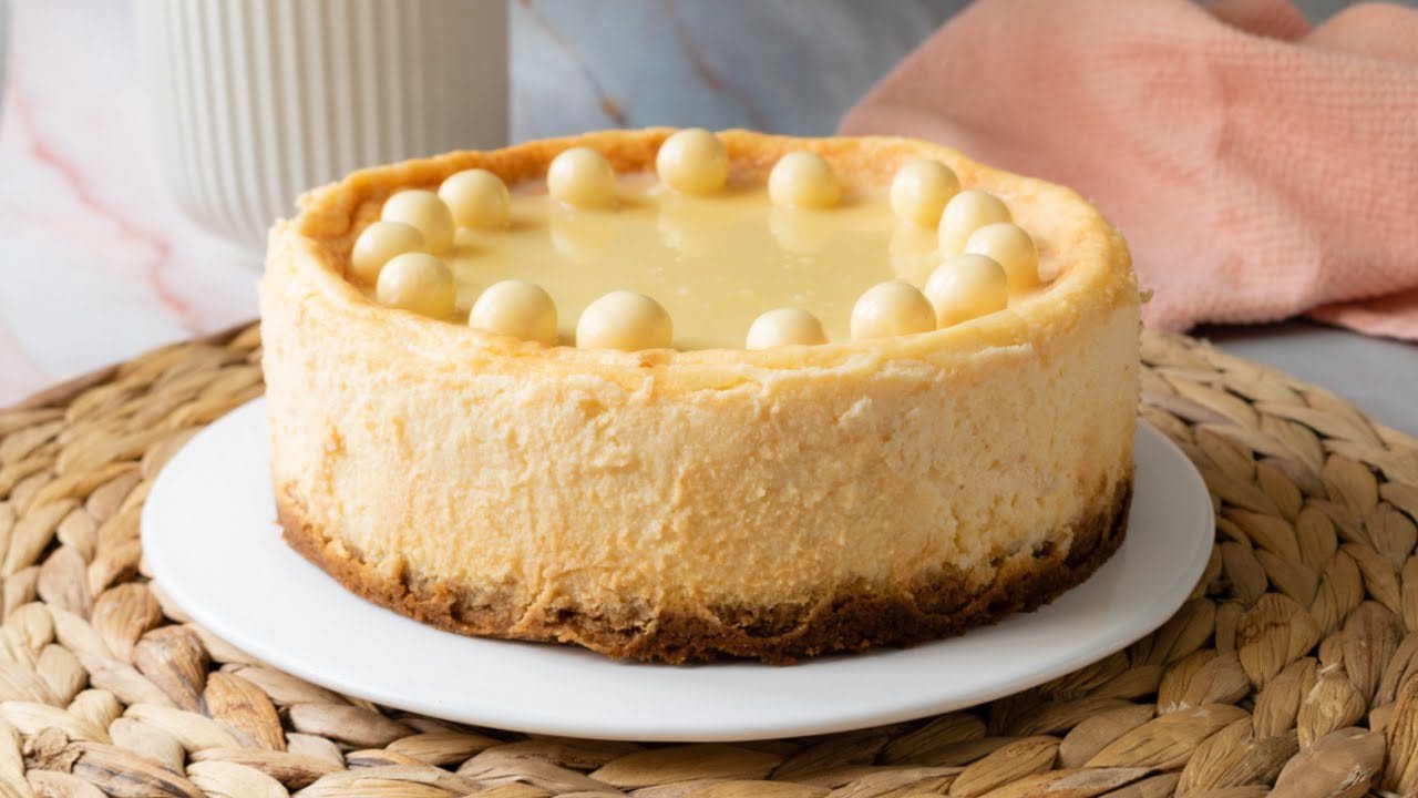 Como-hacer-una-tarta-de-queso-y-chocolate-blanco - Sonajero.es Cómo hacer una tarta de queso y chocolate blanco