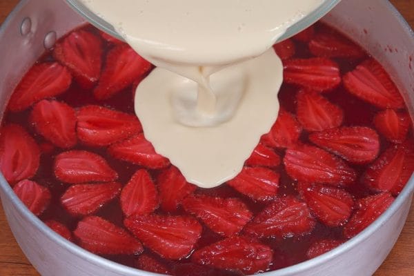 Deliciosa Receta de Mousse de Fresa y Piña: Postre Fresco y Fácil de Hacer