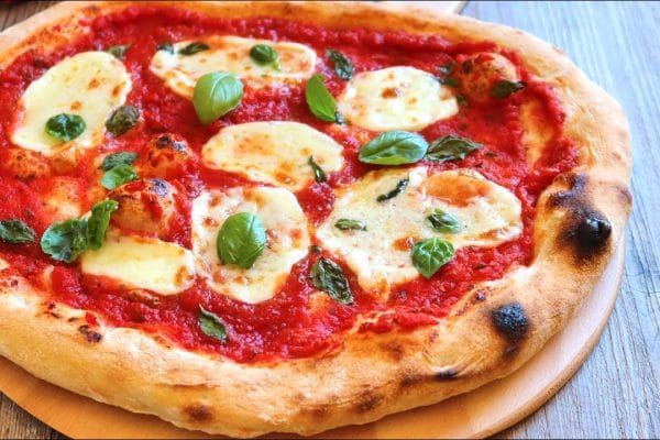 Cómo Preparar una Pizza Margarita Casera: Receta Paso a Paso para Principiantes