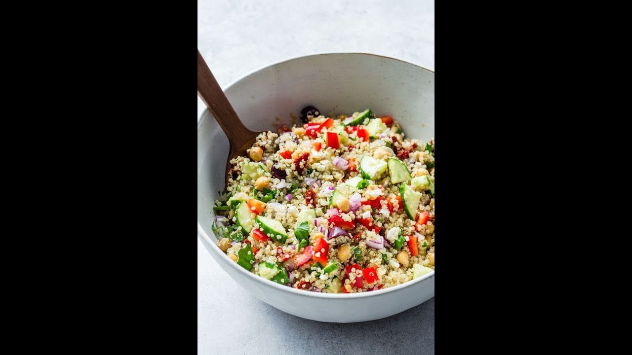 Como-preparar-una-ensalada-de-quinoa - Sonajero.es Cómo preparar una ensalada de quinoa