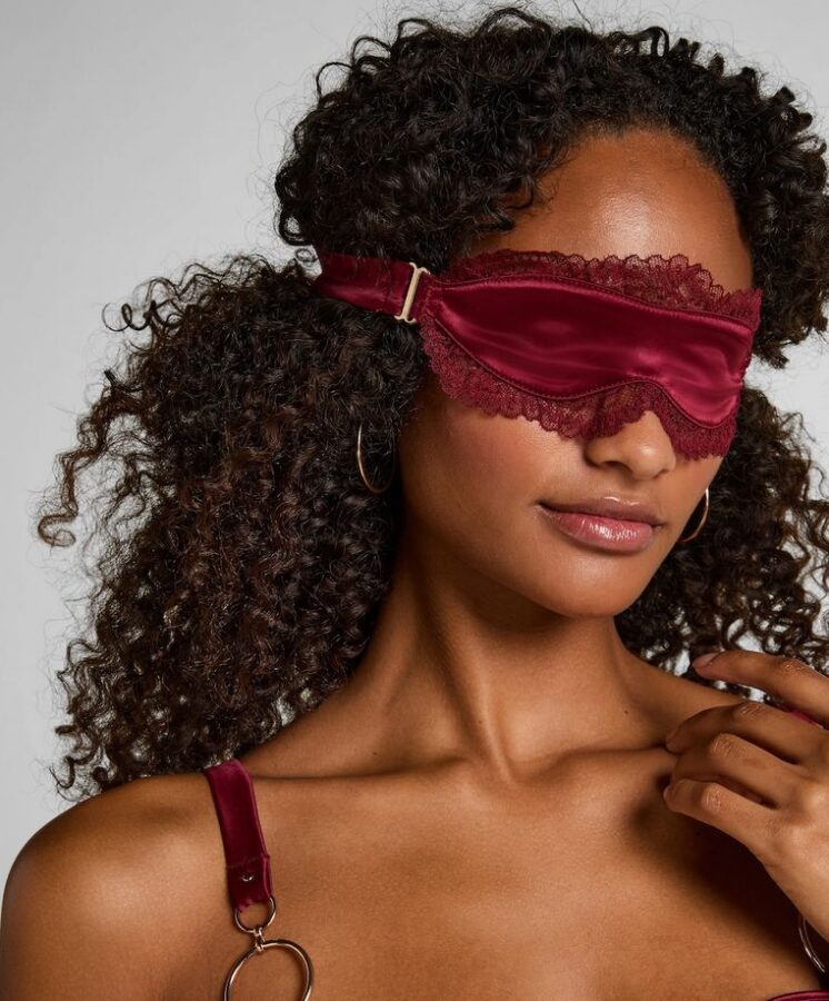 Lencería femenina sexy para celebrar San Valentín en 2026